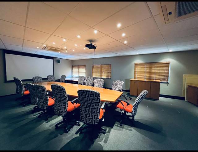 3,397M² OFFICE FOR SALE IN VORNA VALLEY